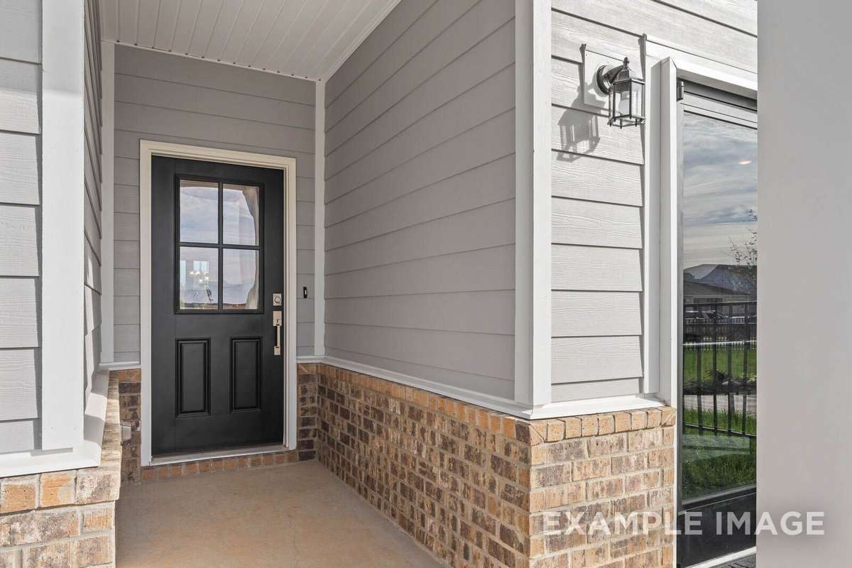 Picture of Model home and not of actual home being built.  Colors and selections may vary.