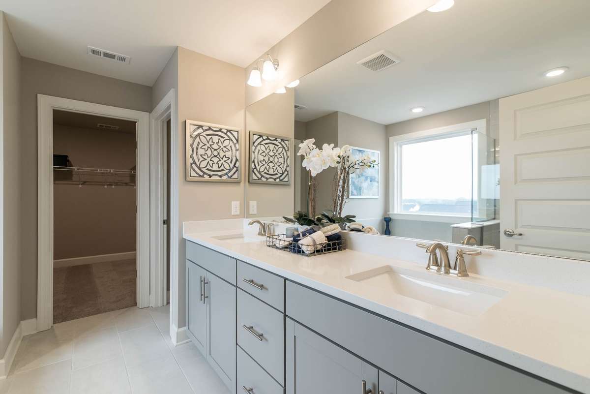 *Photos are of a model home of a similar floorplan. Actual colors, structural selections, and finishes may vary.