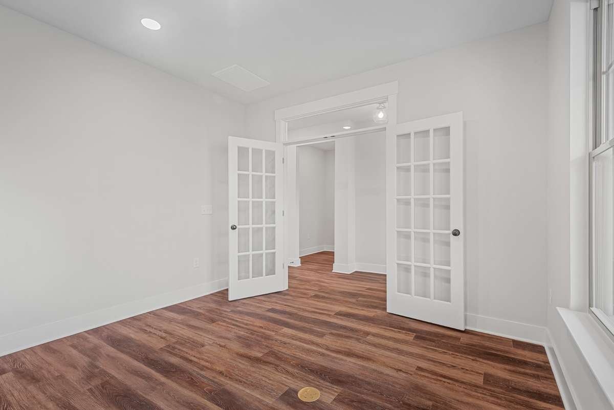 Picture of model home and not of actual home being built.