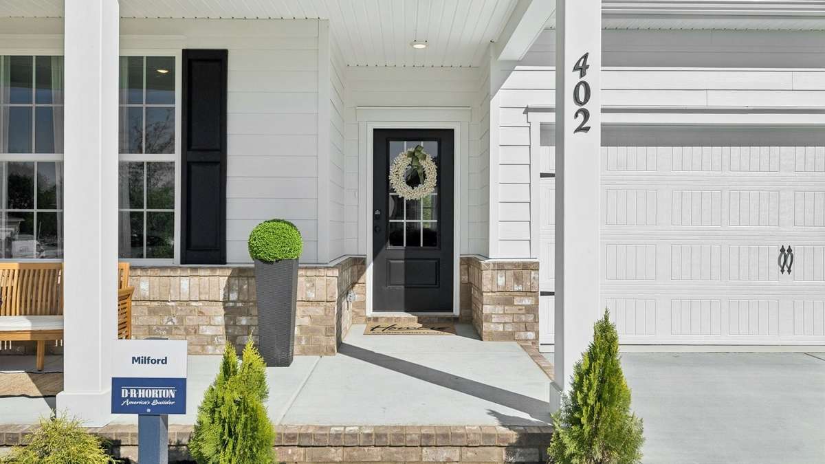 Images of a Milford floor plan.  Some features/options may vary...