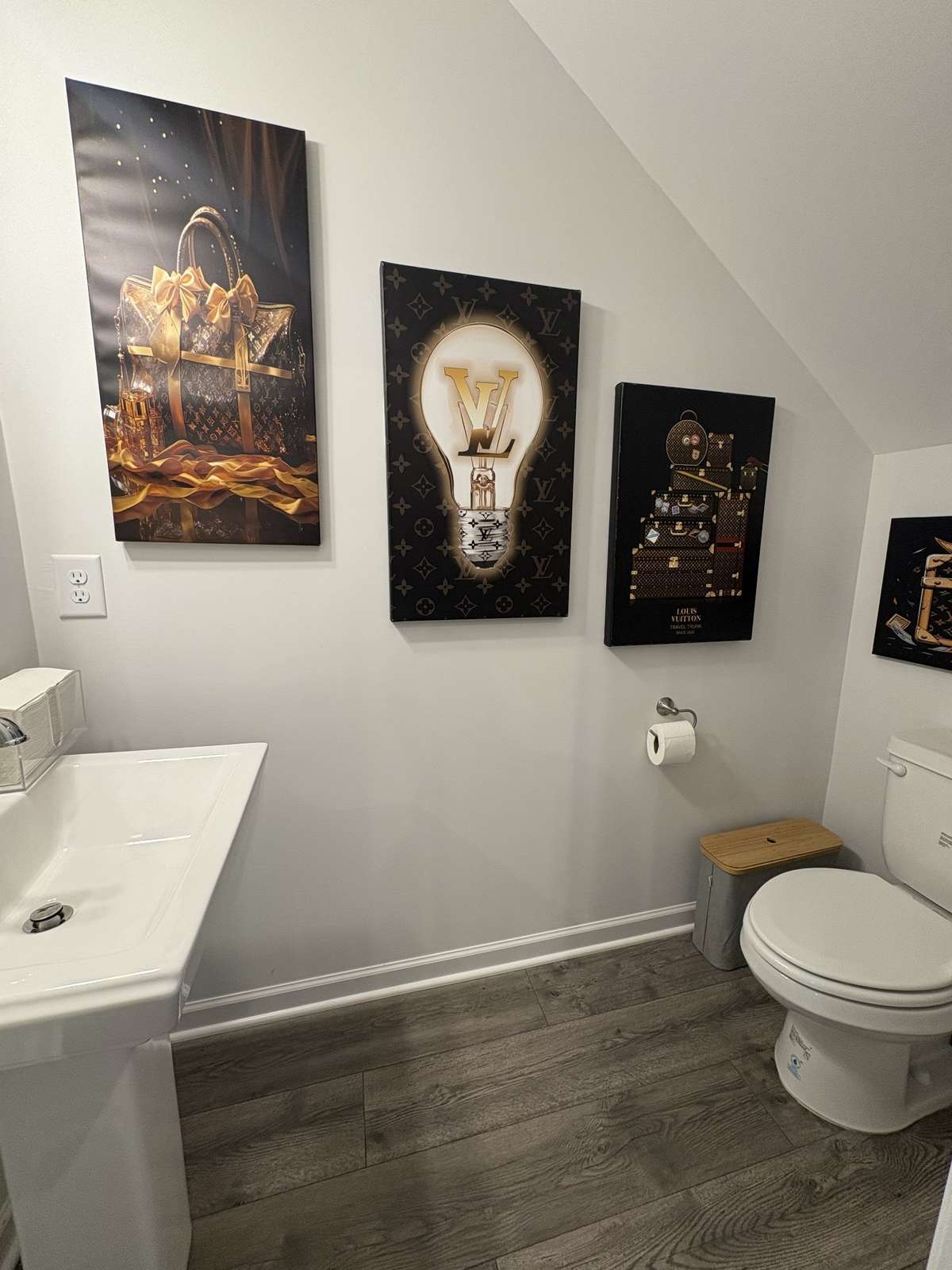 Photo is of the model home to show what the completed floor plan looks like. Selections and Options may vary.