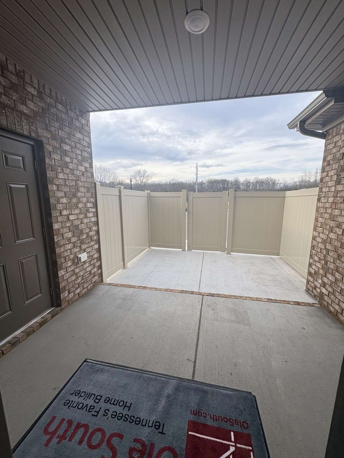 Photo is of the model home to show what the completed floor plan looks like. Selections and Options may vary.