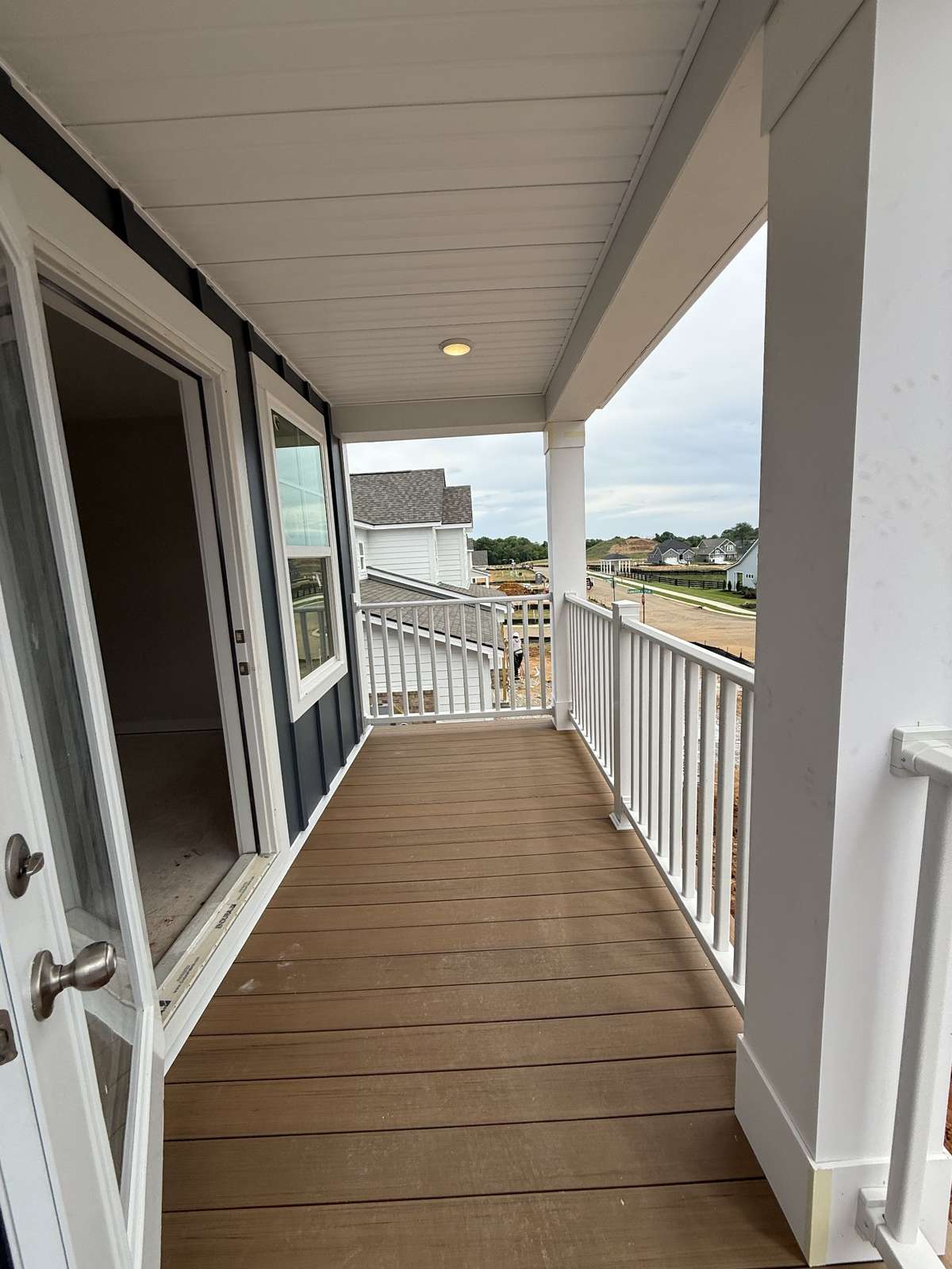 balcony at secondary bed