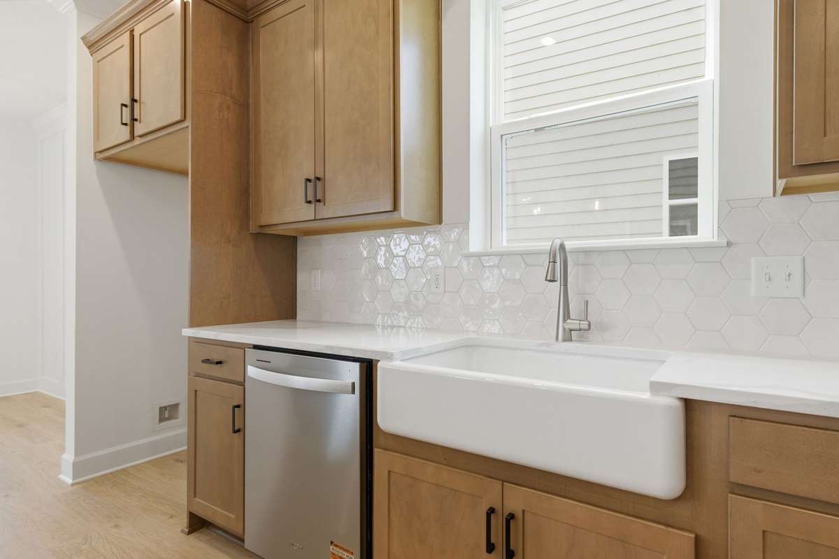 Farmhouse sink at the window!