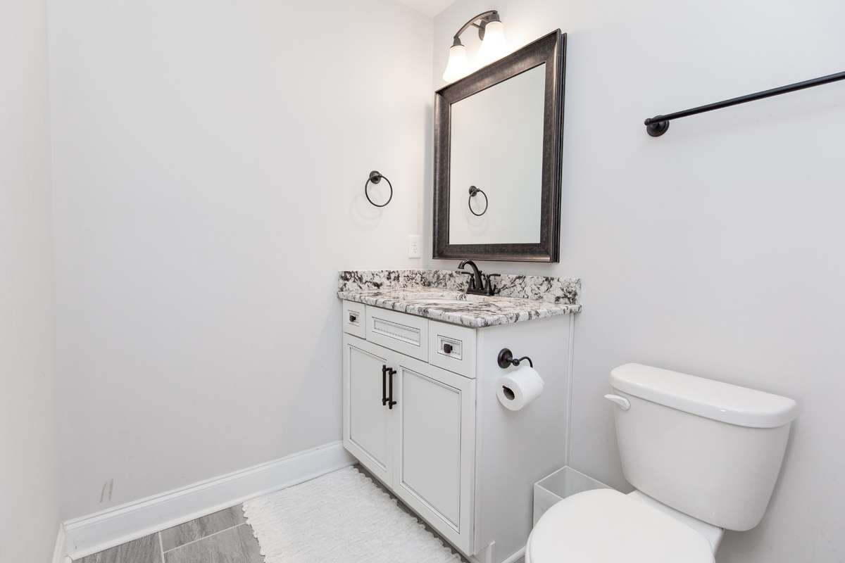 Full bath upstairs