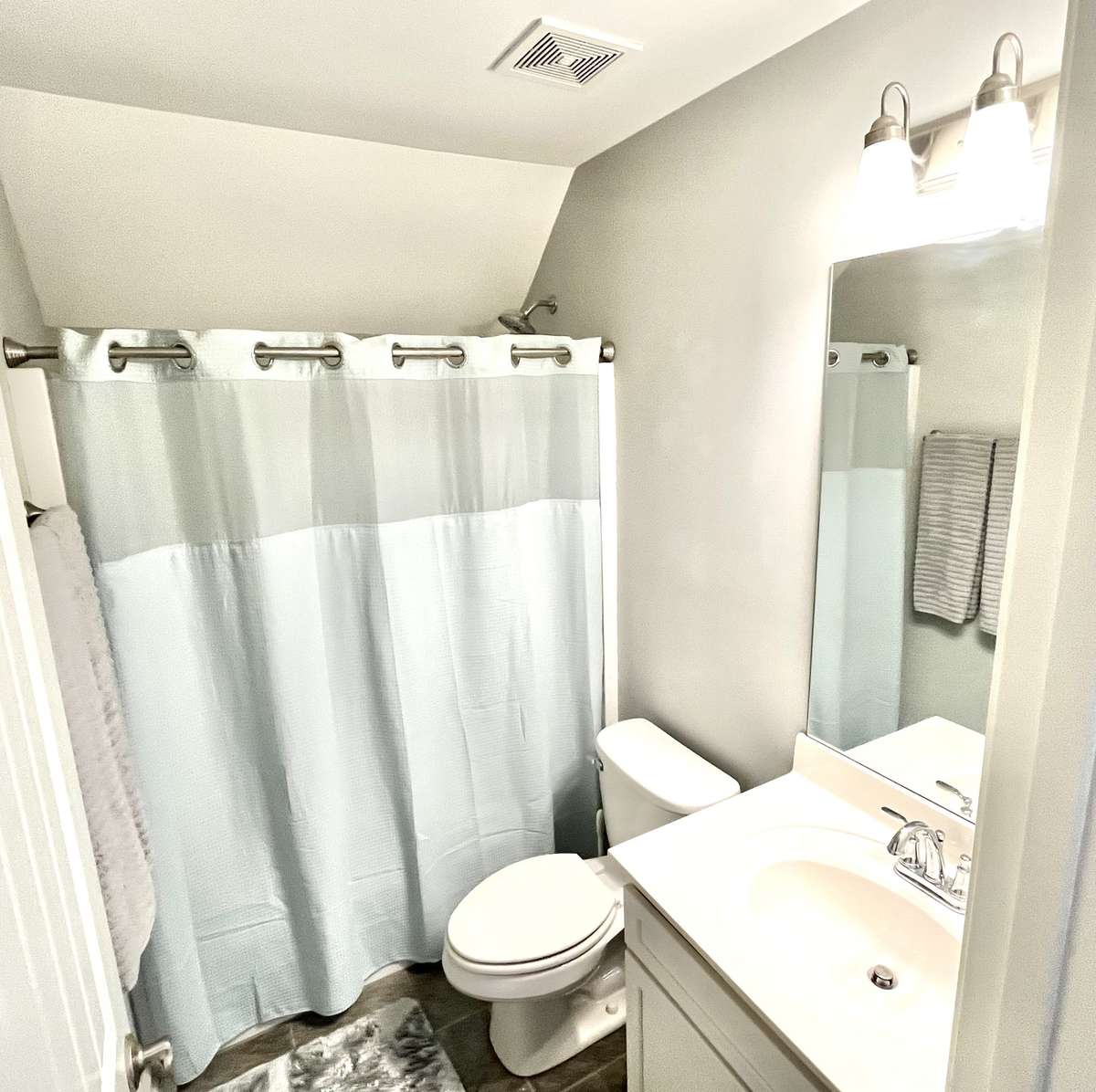 One of 3 bathrooms