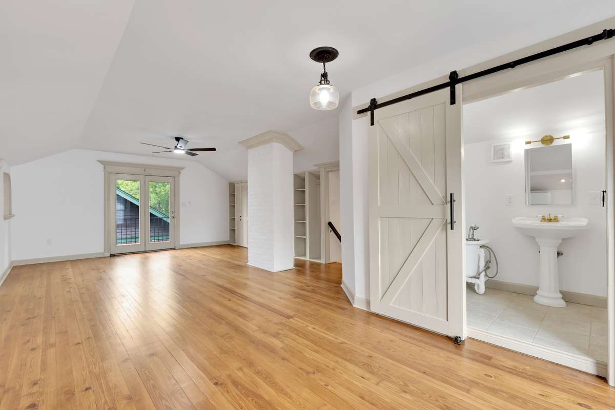 Upstairs area and bathroom