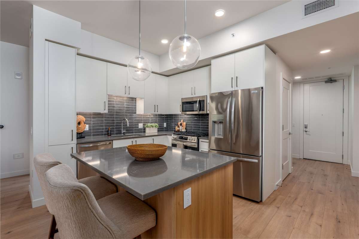 Same floorplan, floor 23