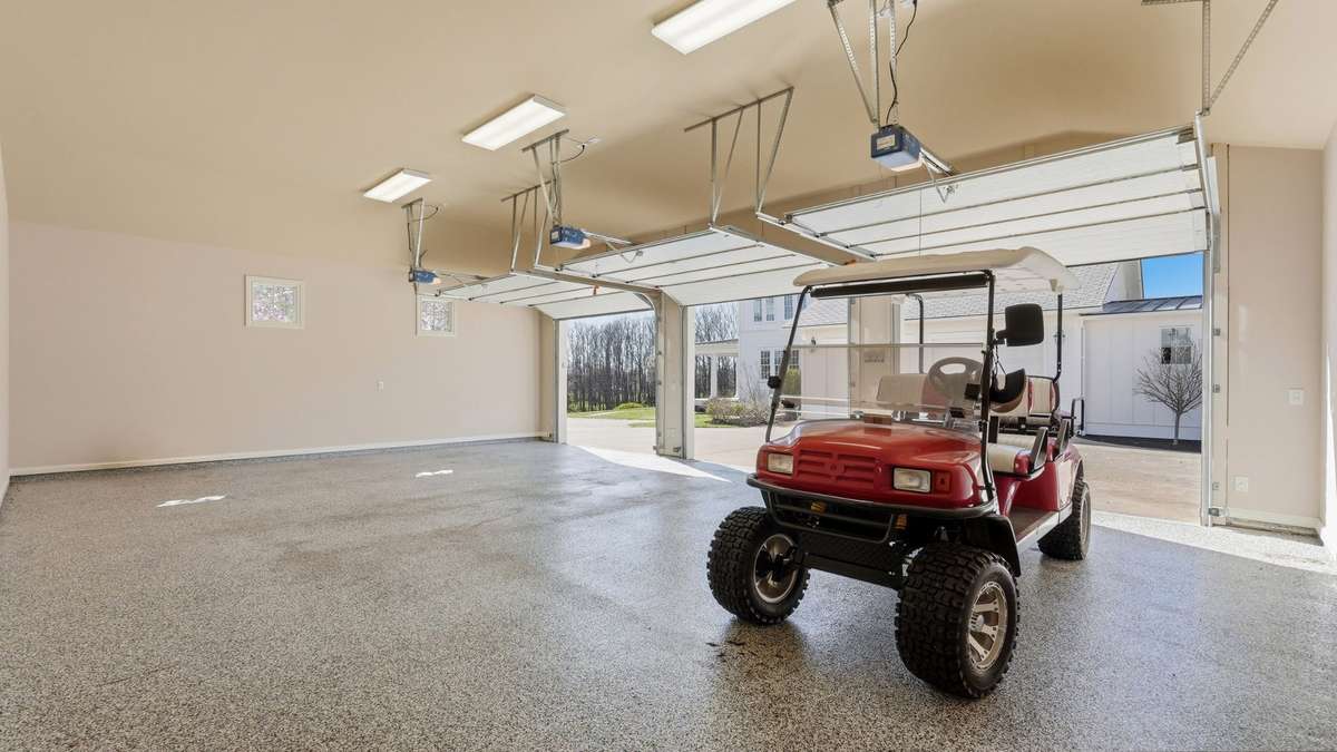 3-car garage with workshop