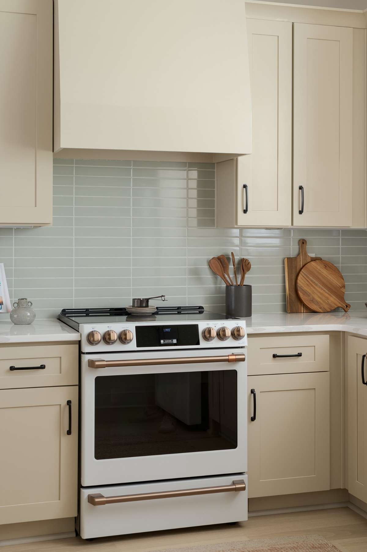 ***Please note images of model home include finishes that are not included in the list price.