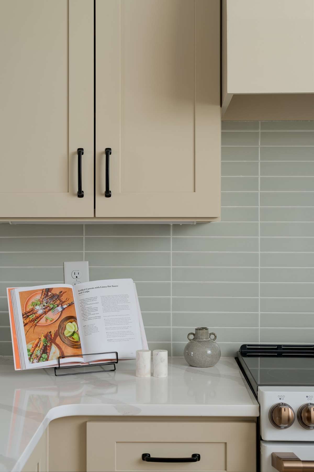 ***Please note images of model home include finishes that are not included in the list price.