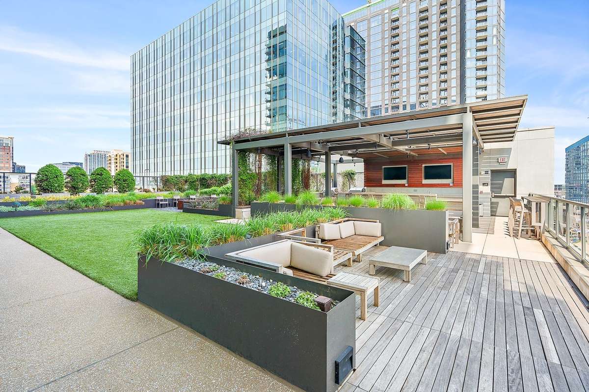 Whether you want to relax, entertain, swim, or enjoy the sun - there's space for everyone