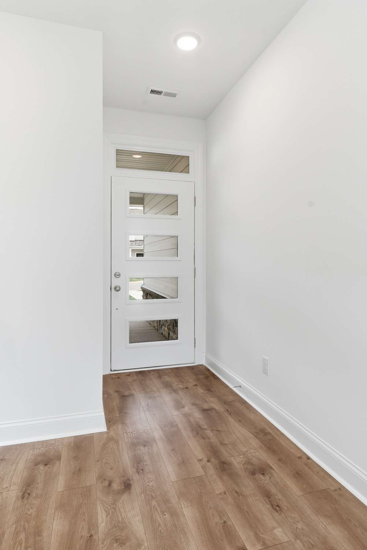 Photo of a previously built plan so finishes will vary. Visit the model for specifics.