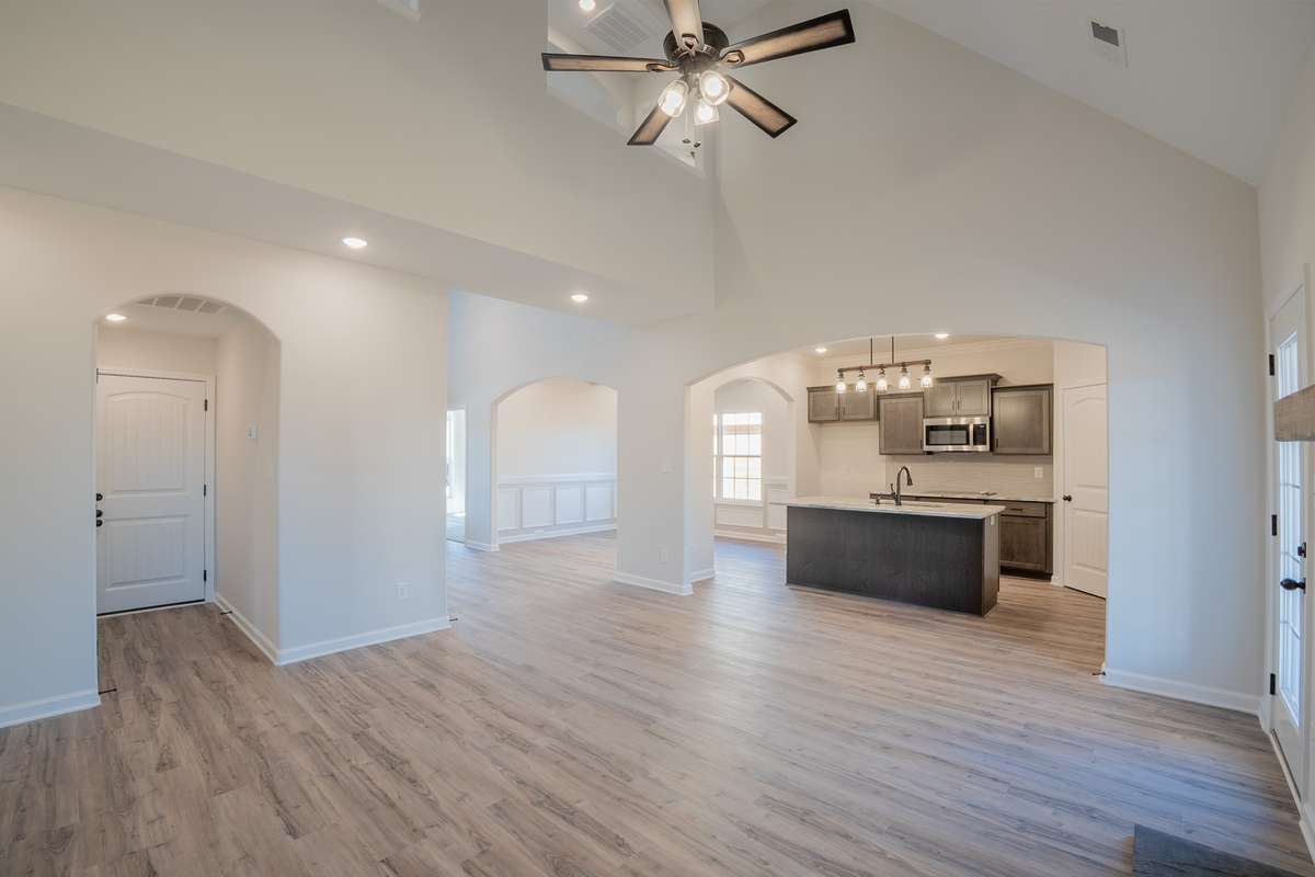 EXAMPLE>>> Elegant Archways!