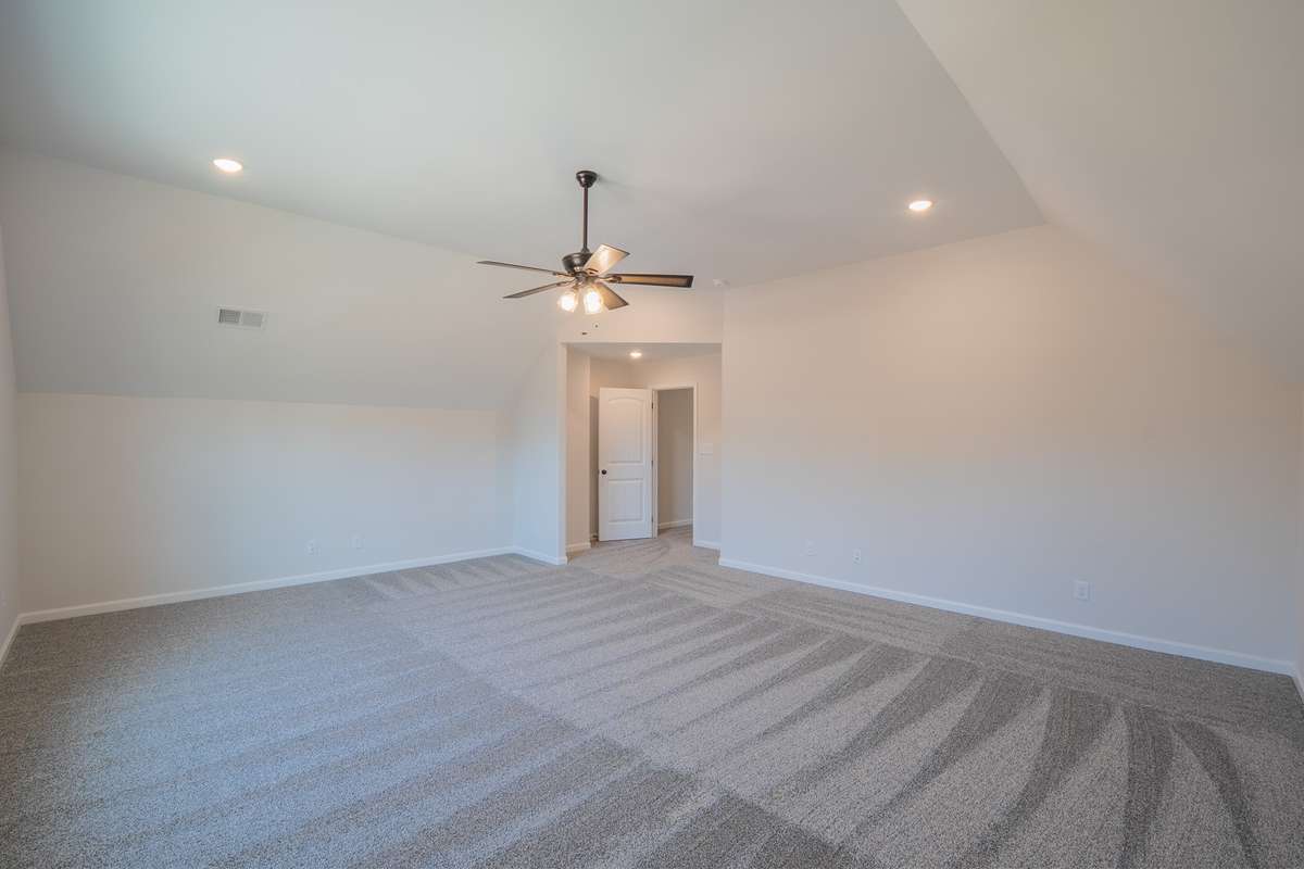 EXAMPLE>>> Another View of the Bonus Room! So Much Space!