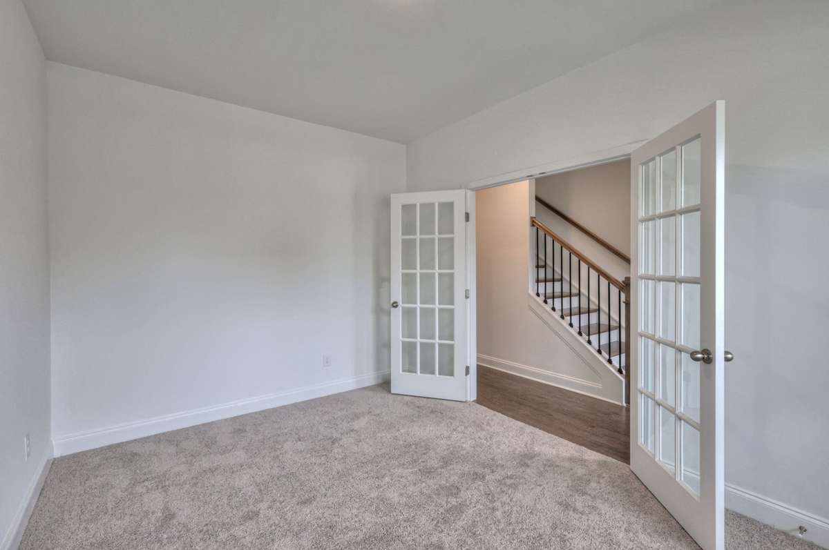 This photo is a sample of the Sutherland floorplan.  Options and exterior will vary depending on customer selections and preferences.