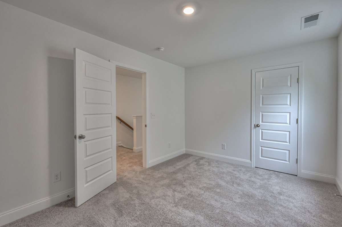 This photo is a sample of the Sutherland floorplan.  Options and exterior will vary depending on customer selections and preferences.