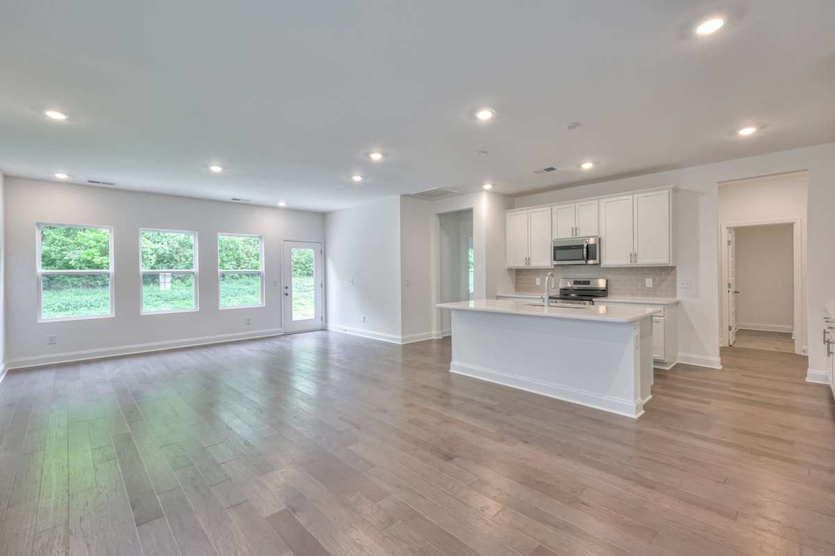 This photo is a sample of the Sutherland floorplan.  Options and exterior will vary depending on customer selections and preferences.
