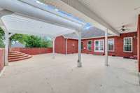 Pergola and Patio Area - Great for Entertaining! 