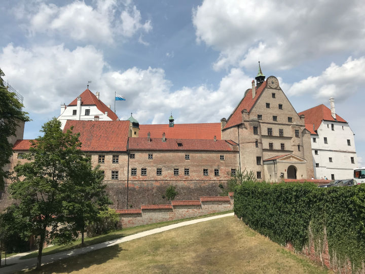 Die Burg Trausnitz über Landshut