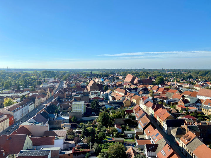 Blick über Jüterbog von St. Nikolai mit Markt und Rathaus