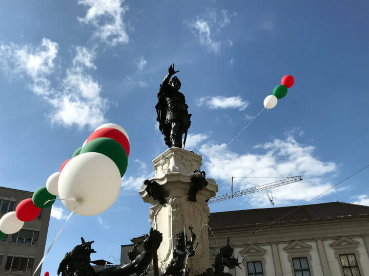 Der Augustusbrunnen auf dem Rathausplatz