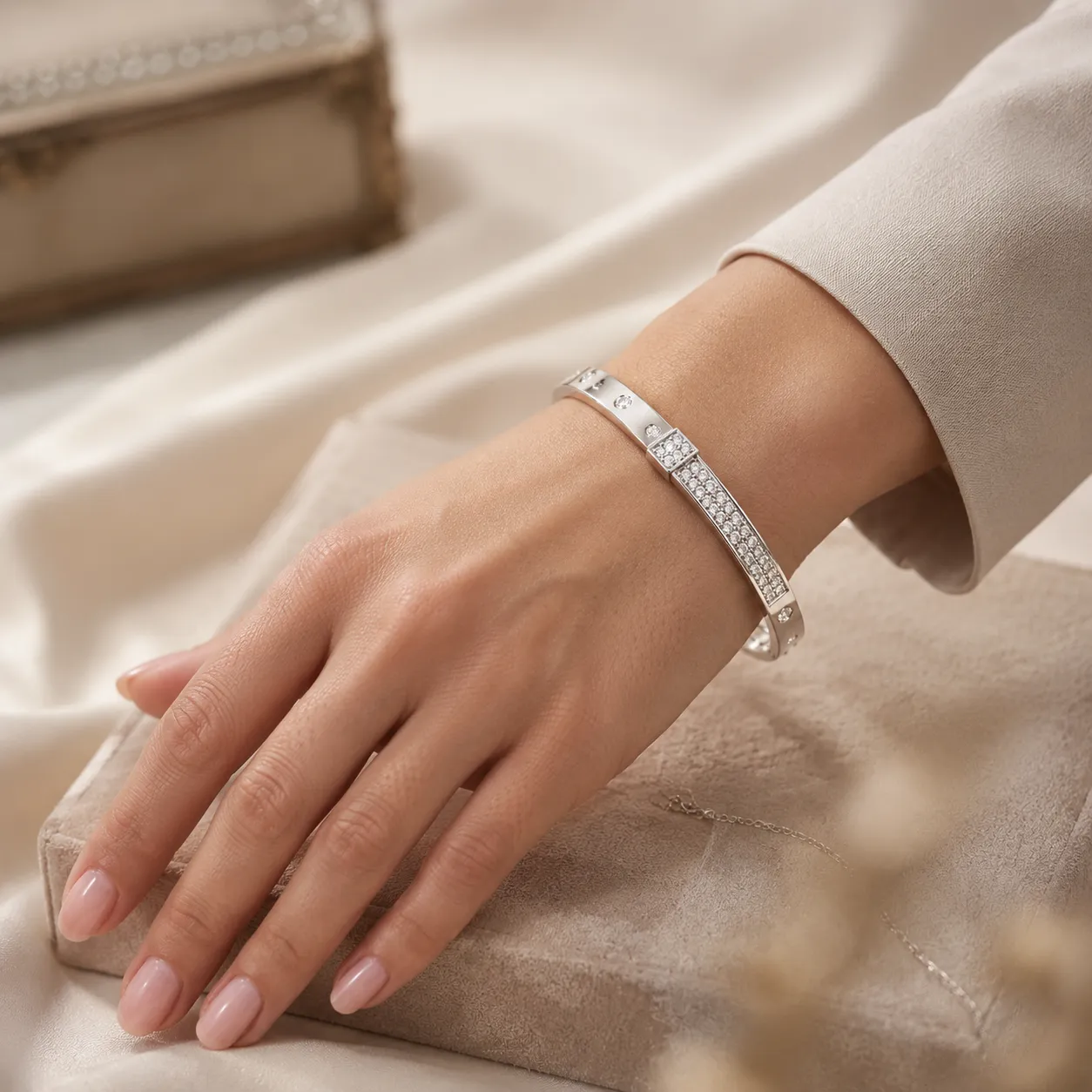 Silver-crystal-studded-bracelet-with-polished-finish-and-modern-minimal-design-for-women
