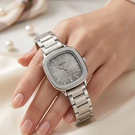 Elegant gold tone wristwatch - Image 3