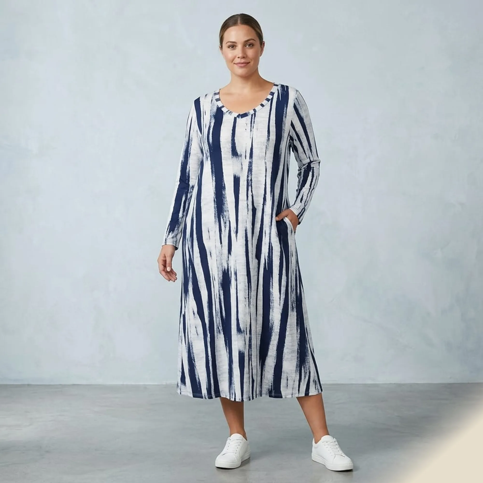 Blue-and-white-abstract-print-long-sleeve-midi-dress-for-women-with-side-pockets