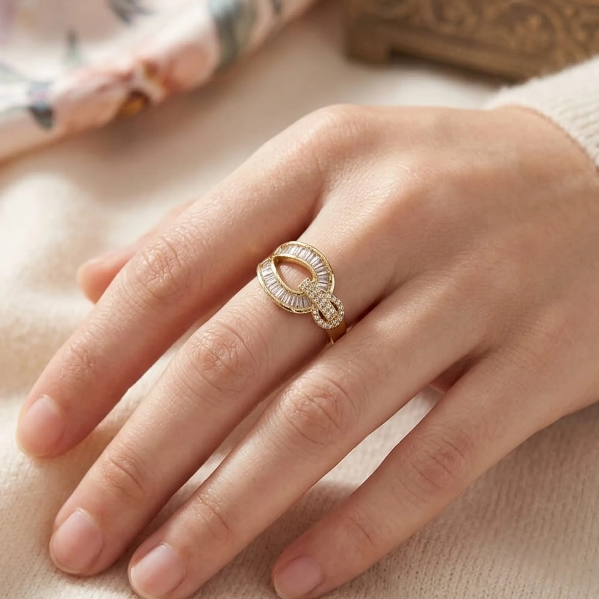 Gold-oval-link-baguette-zircon-statement-ring-for-women
