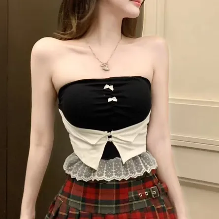 ​Coquette Chic Strapless Corset-Style Top with Lace Hem