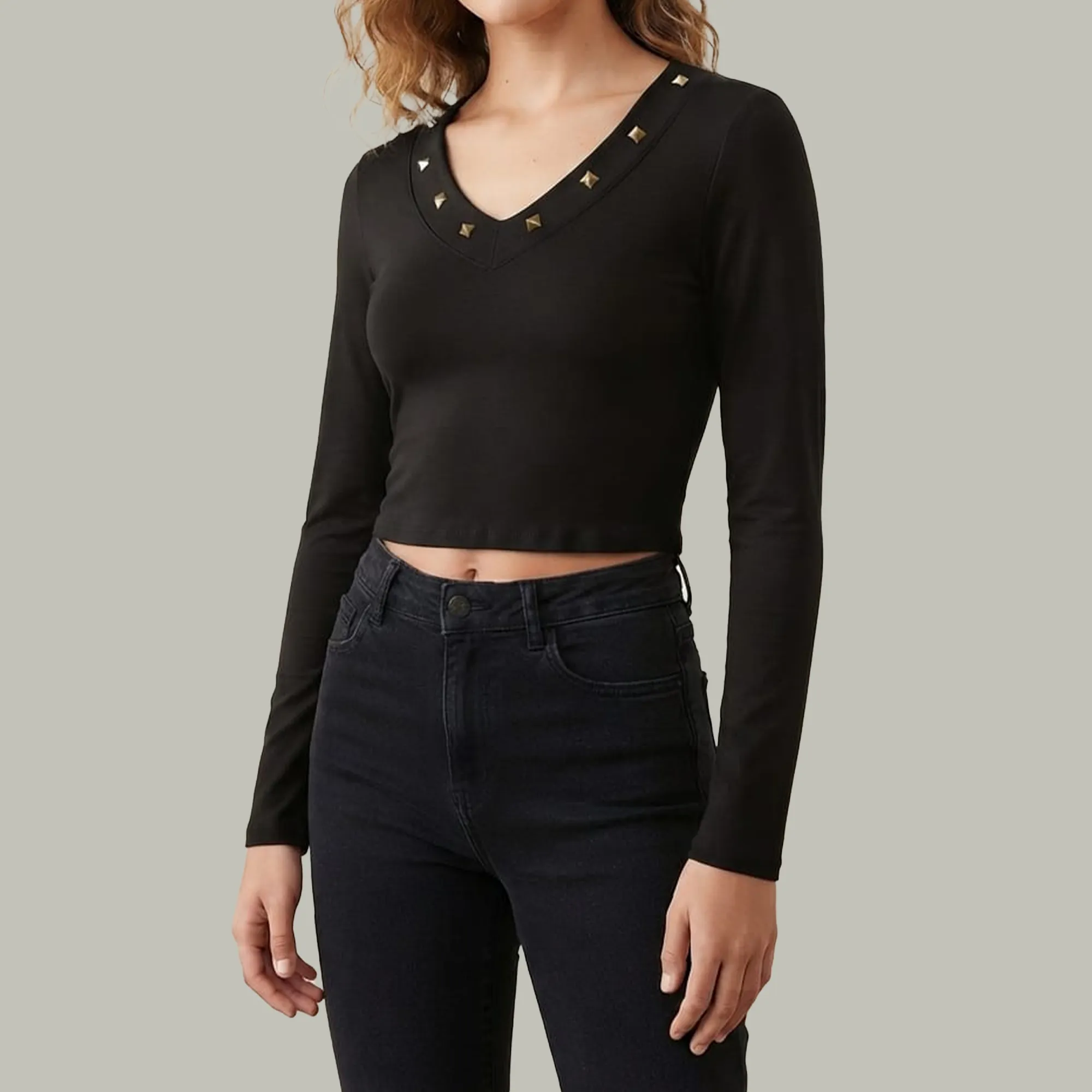 Black-studded-V-neck-full-sleeve-fitted-crop-top-for-women