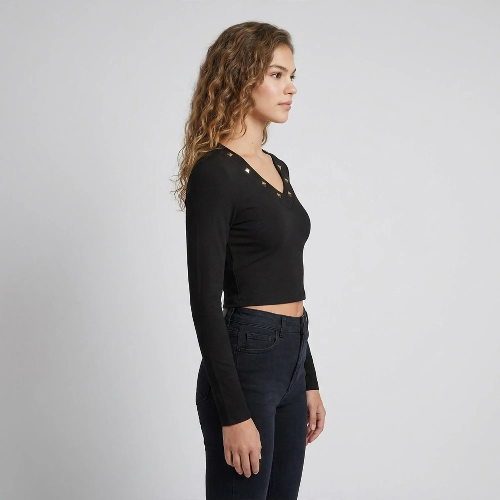 Black-studded-V-neck-full-sleeve-fitted-crop-top-for-women
