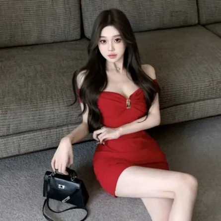 Elegance Red Off-Shoulder Bodycon Mini Dress with Gold Hardware Detail