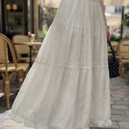Vintage-Inspired Tiered Eyelet Maxi Skirt in Cream - Image 6