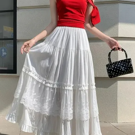 Vintage-Inspired Tiered Eyelet Maxi Skirt in Cream - Image 5