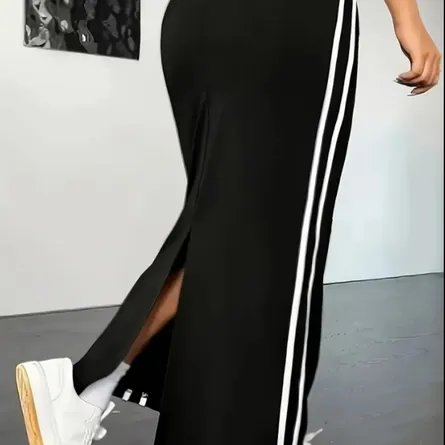 Sporty Chic High-Waisted Maxi Skirt - Image 7