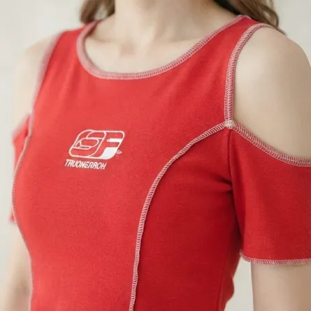 Chic Cold-Shoulder Contrast Stitch Crop Top - Image 5