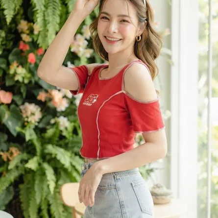 Chic Cold-Shoulder Contrast Stitch Crop Top - Image 1