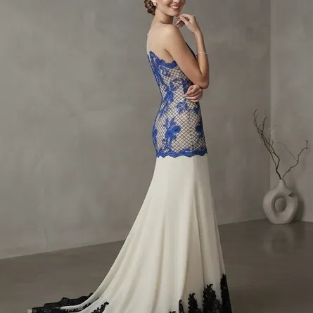 Stunning Blue and Ivory Evening Gown - Image 4