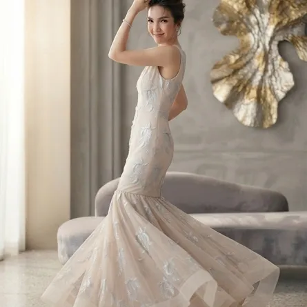 Elegant Floral Embroidered Mermaid Evening Dress - Image 4