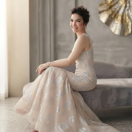 Elegant Floral Embroidered Mermaid Evening Dress - Image 5