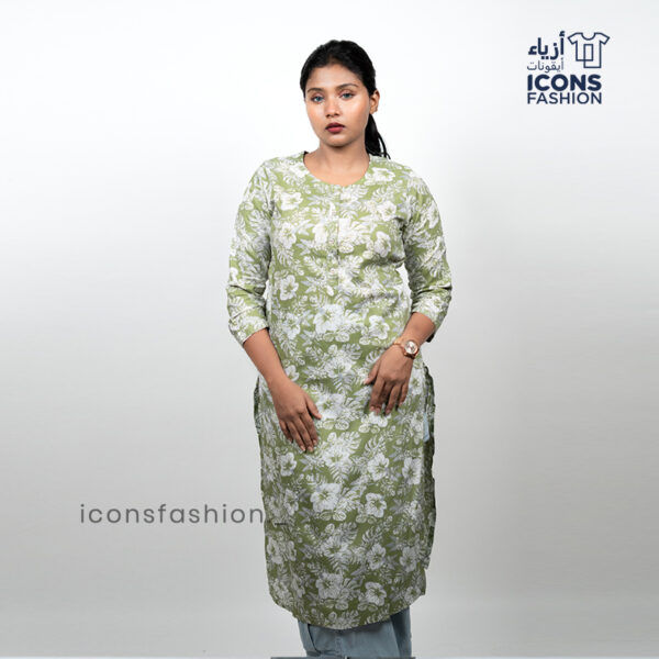 Women-sage-green-floral-printed-straight-kurti-with-round-neck-and-3-4-sleeves-daily-wear-ethnic-top
