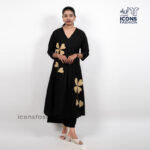 Women-black-printed-kurta-co-ord-set-with-v-neck-and-straight-pants