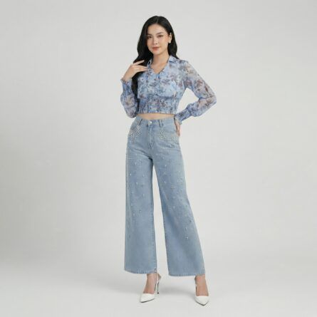 Blue-floral-print-long-sleeve-smocked-waist-crop-top-for-women