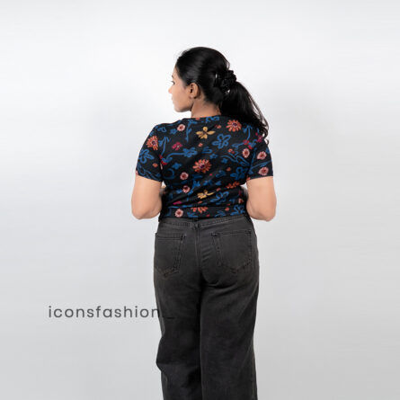 Women's floral printed body fit crop top - Image 3