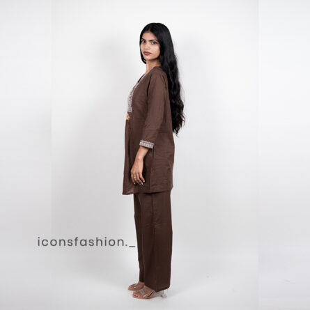 Women’s-brown-embroidered-kurta-pant-co-ord-set-with-V-neck-and-three-quarter-sleeves