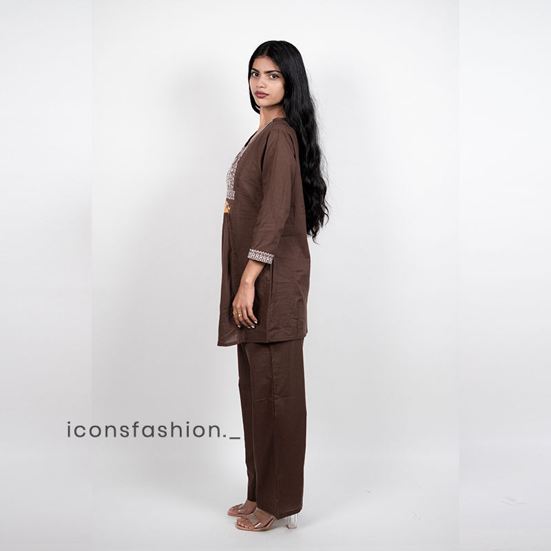 Women’s-brown-embroidered-kurta-pant-co-ord-set-with-V-neck-and-three-quarter-sleeves