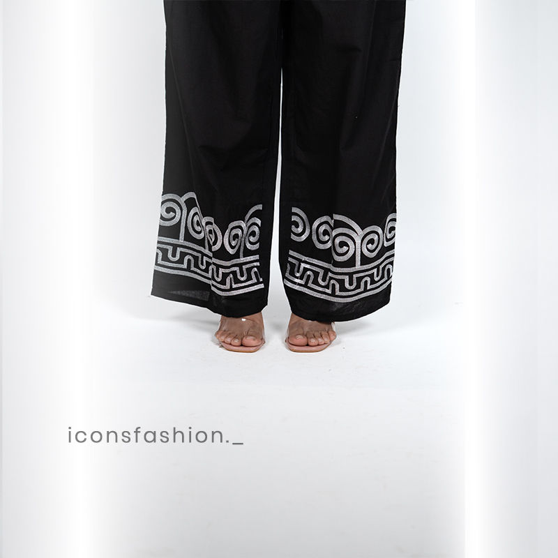 Women’s-black-printed-co-ord-set-with-cropped-collared-shirt-and-wide-leg-pants