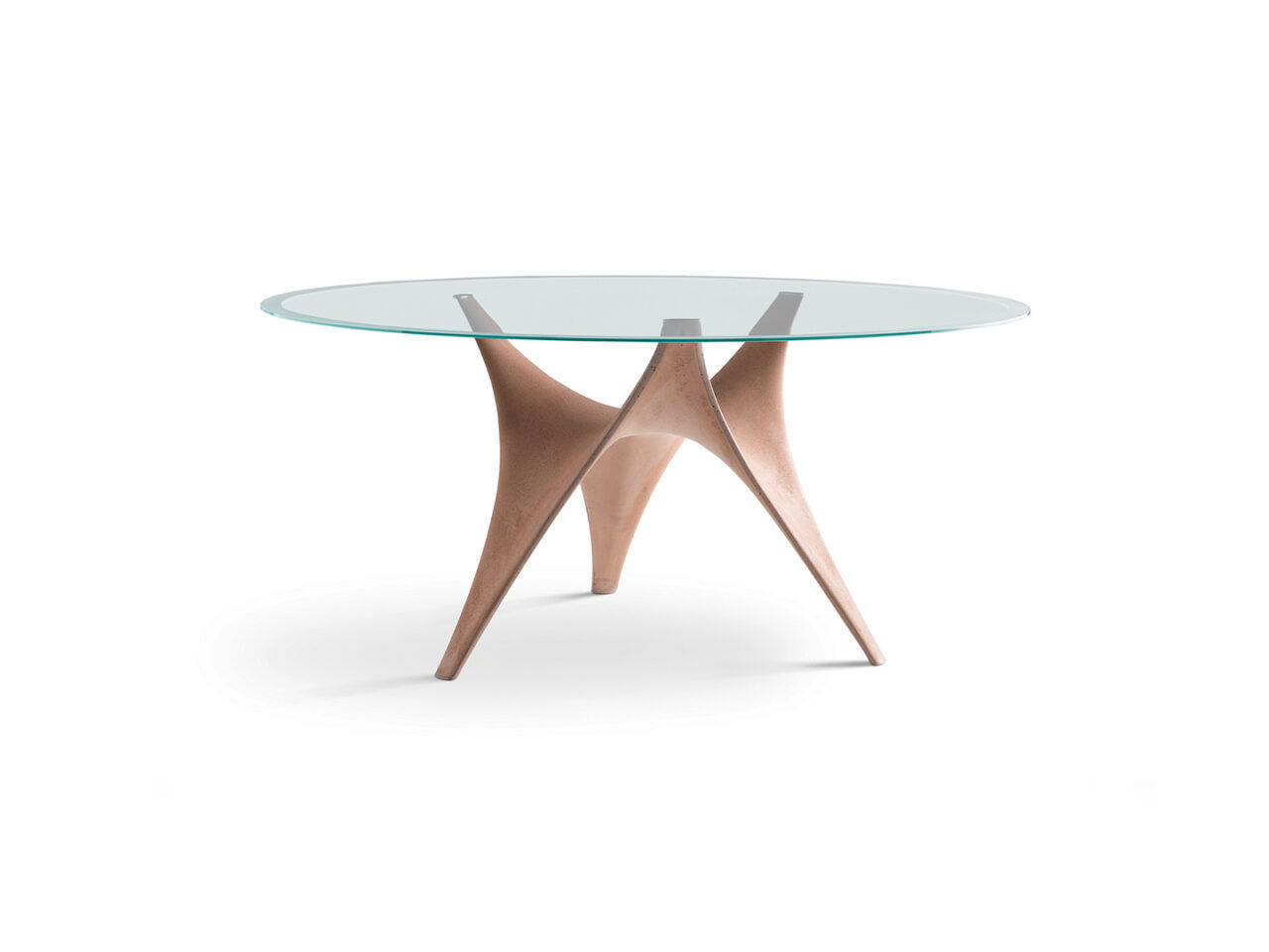 Arc est une table de salle à manger conçue par Norman Foster et proposée par Peverelli.